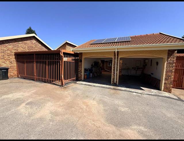 3 BEDROOM PROPERTY TO RENT IN BIRCHLEIGH NORTH